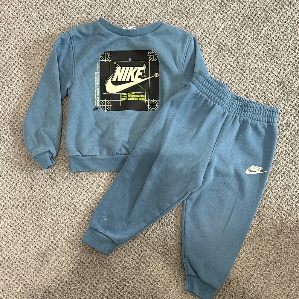 Nike Kids Blue Sweatpants & Sweatshirt Set